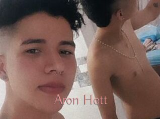 Aron_Hott