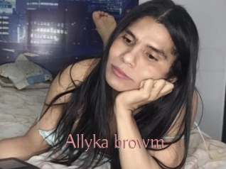 Allyka_browm