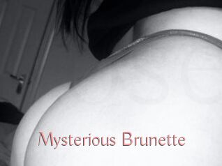 Mysterious_Brunette